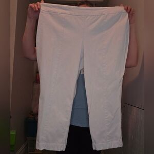 White Straight-Leg Capri